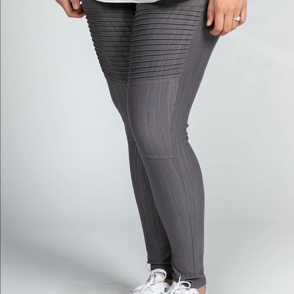 ➕NEW➕ Agnes & Dora Charcoal Moto Jeggings